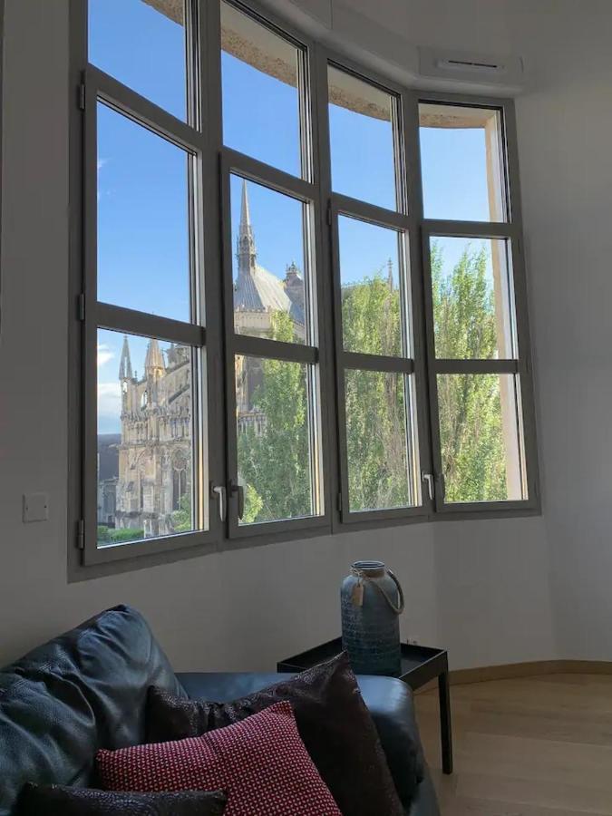 Loft Des Sacres - Vue Unique Sur La Cathedrale Daire Reims Dış mekan fotoğraf