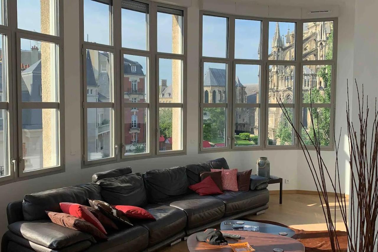 Loft Des Sacres - Vue Unique Sur La Cathedrale Daire Reims Dış mekan fotoğraf